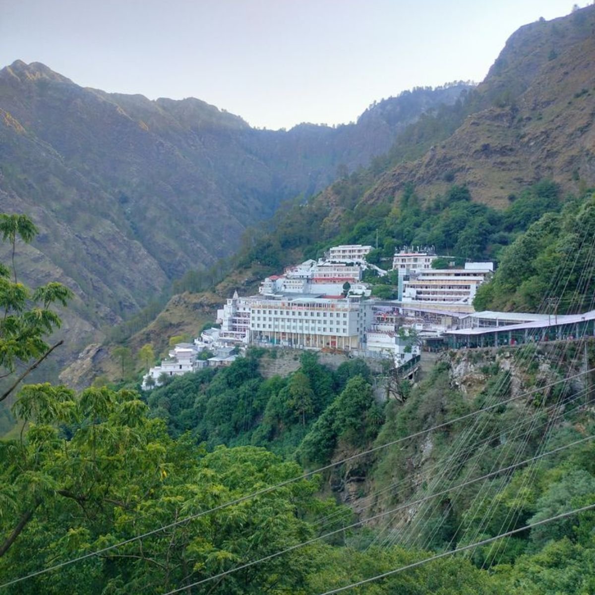 Kashmir with Mata Vaishno Devi – 7 Nights / 8 Days